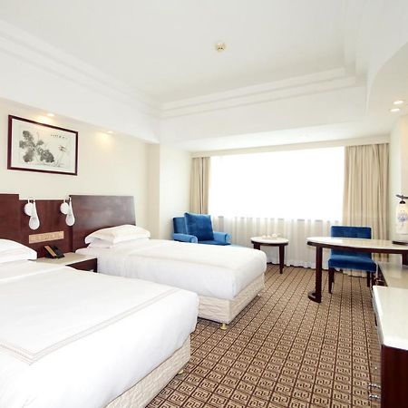 Overseas Chinese Friendship Hotel Cantón Exterior foto
