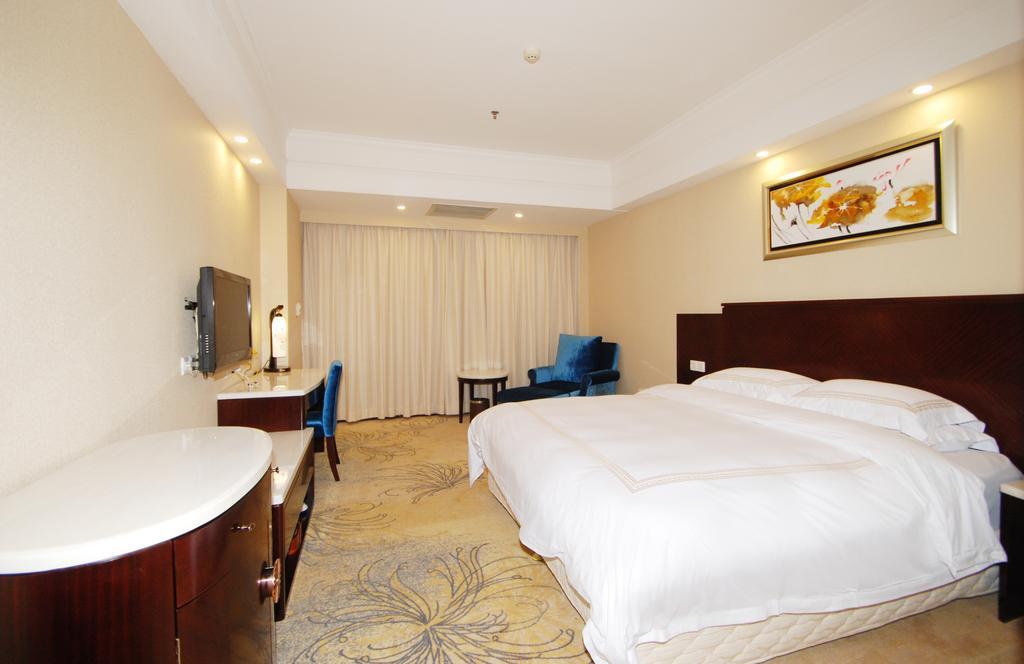 Overseas Chinese Friendship Hotel Cantón Exterior foto