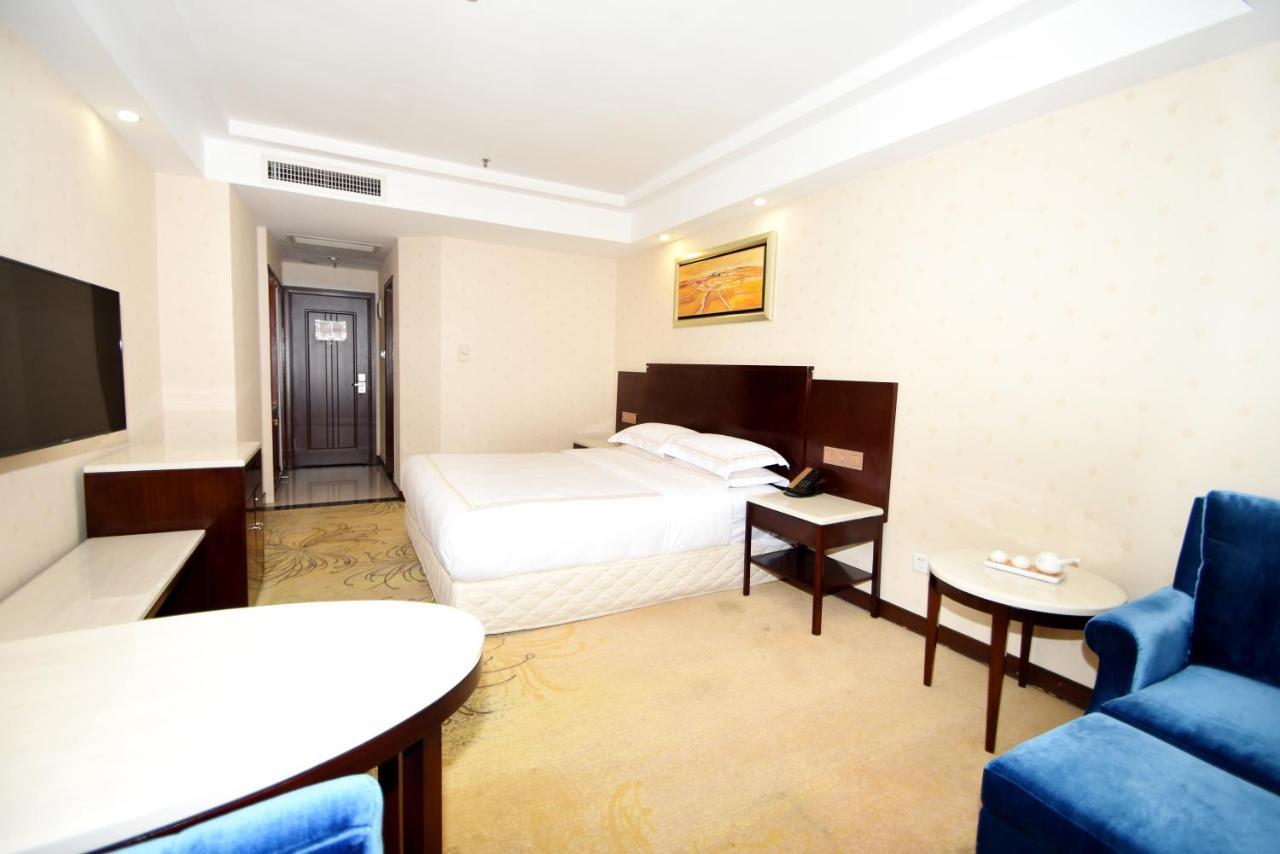 Overseas Chinese Friendship Hotel Cantón Exterior foto